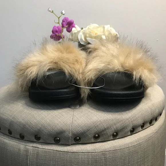 French Connection Faux Fur Slippers - Size 8 & 9 - Picture 5 of 10